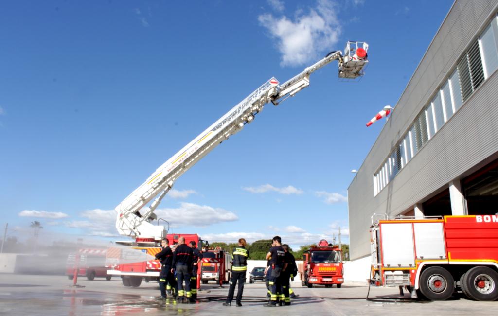 El SPEIS de Alicante convoca 19 plazas de bombero del Grupo C1