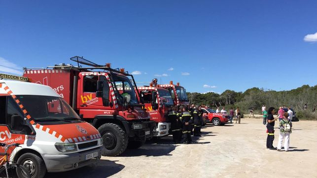 Valencia instala 18 cañones de agua para combatir el fuego en la Devesa