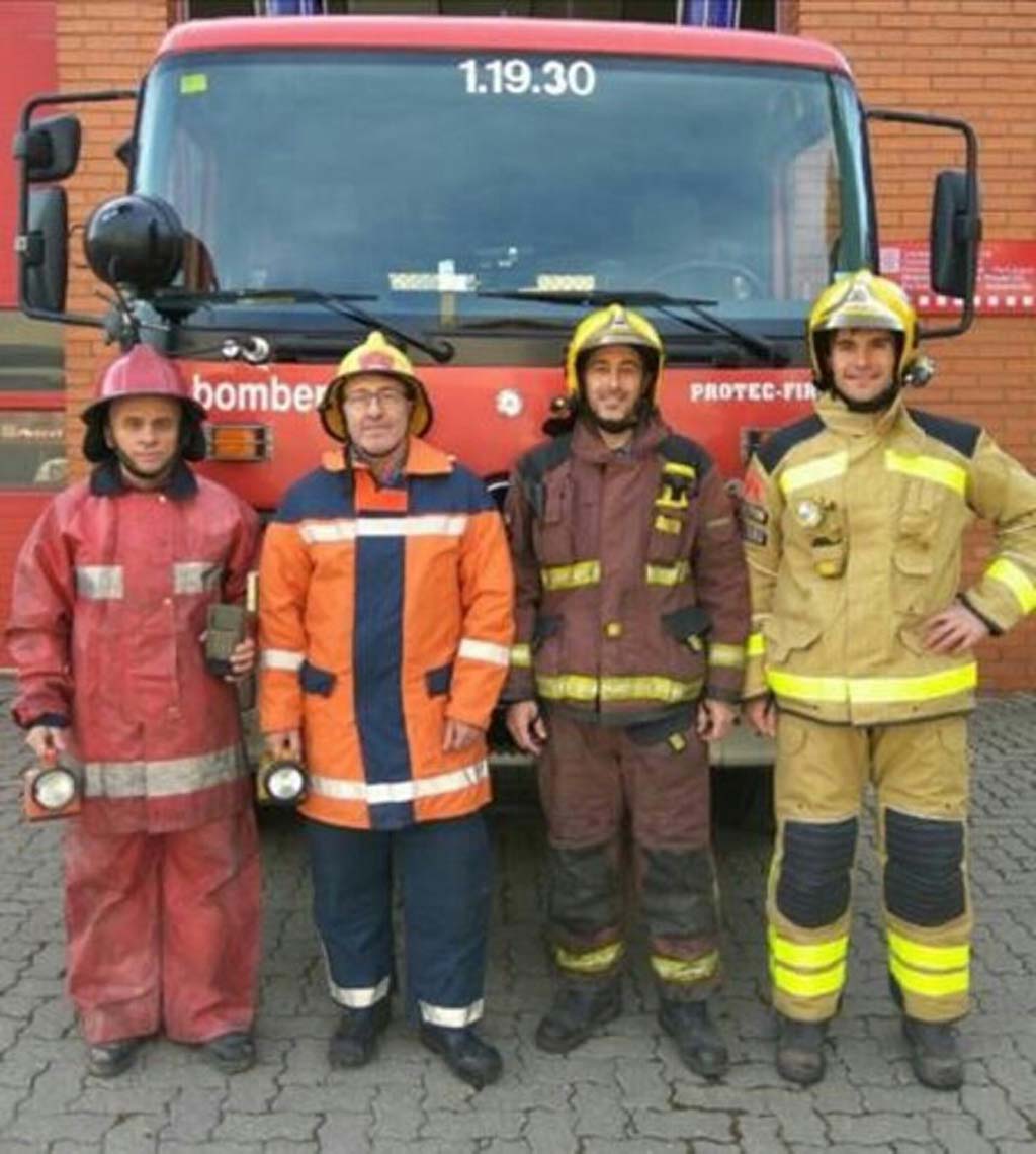 Los #Bomberos de la Generalitat de Catalunya @bomberscat cambian el rojo por el amarillo