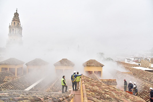 Los bomberos ponen a prueba el plan de emergencia en la Mezquita de Córdoba
