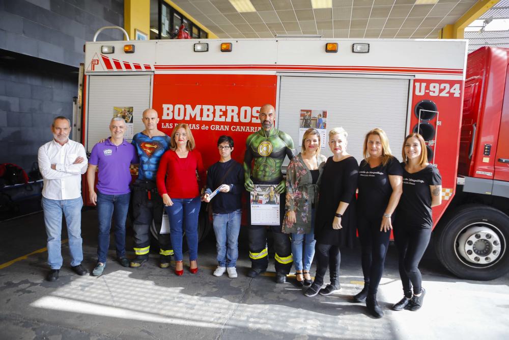 Los #bomberos de Las Palmas de Gran Canaria colaboran en un calendario solidario