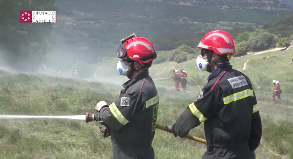 Un dispositivo de 600 profesionales participa en la recreación de un #incendio forestal en Morella