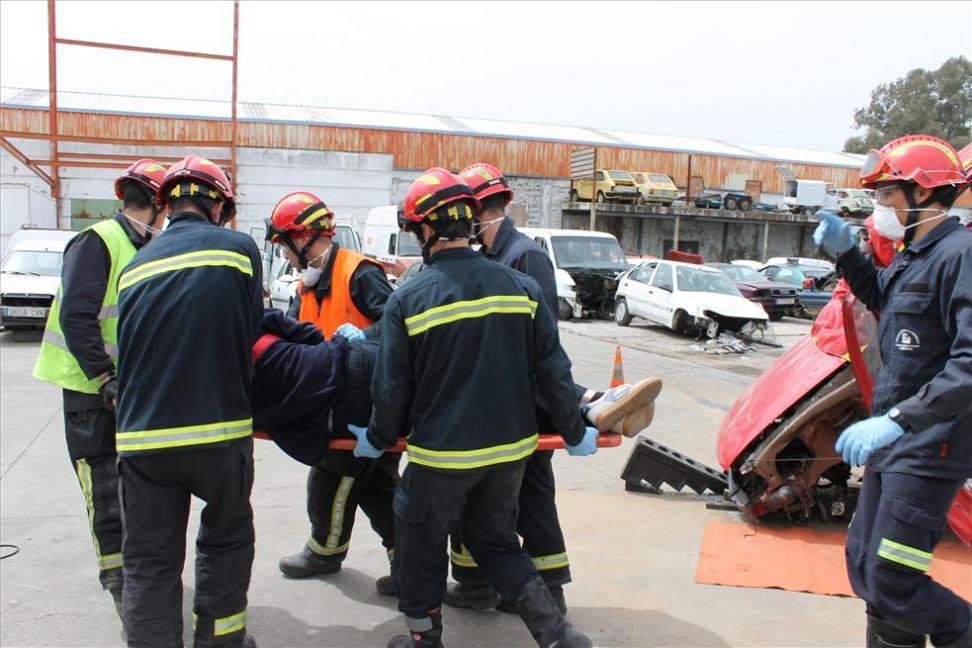 La Diputación de Córdoba invierte 9.500 euros en equipar el parque de #bomberos