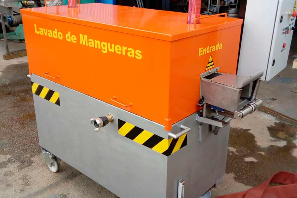 Los #bomberos de Leganés reciben una máquina lava mangueras y aparatos de gimnasio