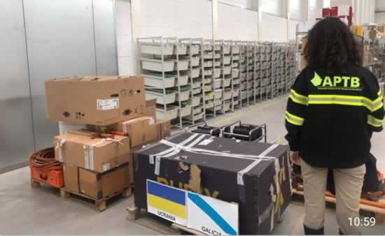 Primer envío para Bomberos de #Ucrania a través de APTB: dos toneladas de material desde Galicia