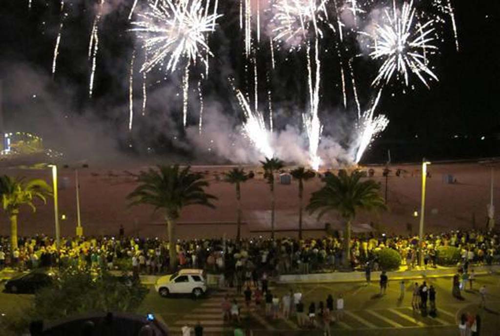 Prohibidos los fuegos artificiales con vientos de más de 36 km/h