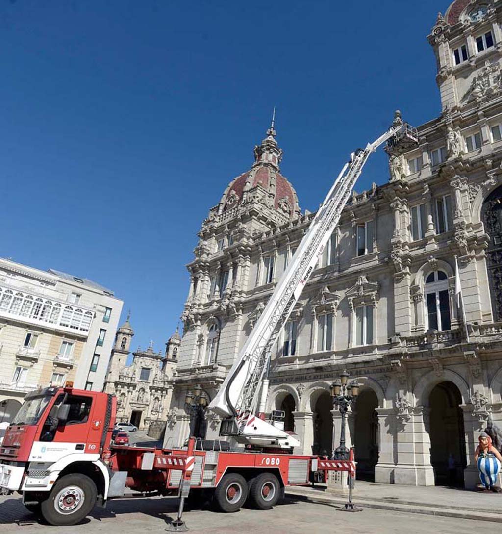 Los #Bomberos de #ACoruña, “relojeros” por un día @ConcelloCoruna